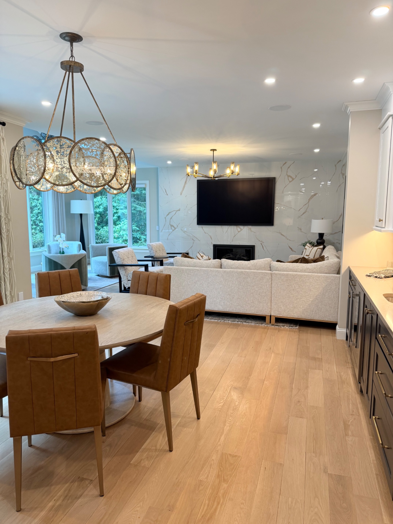 Open-plan living and dining room cleaned to perfection